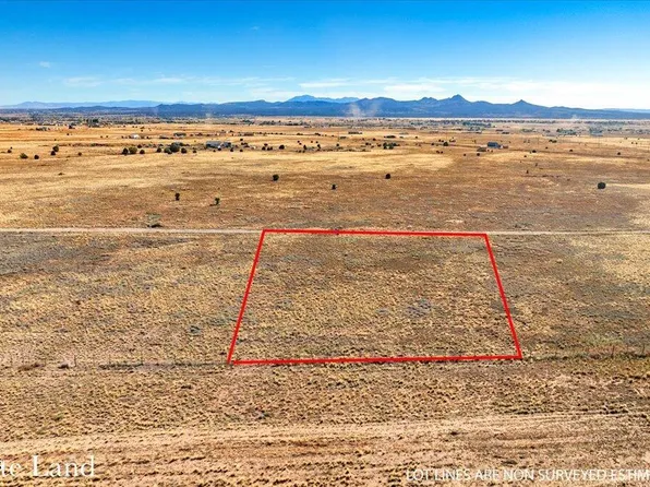 3336 W Limestone Dr, Paulden, AZ 86334
