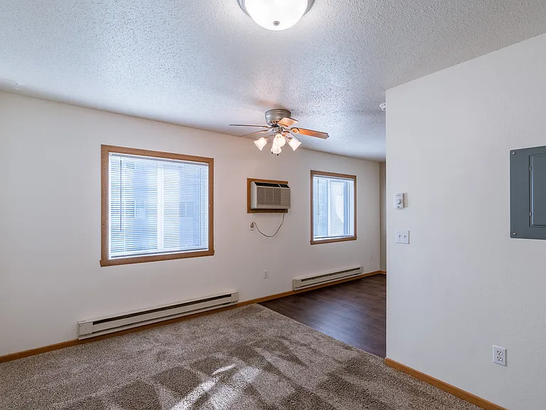 Fargo, ND Sunwood Apartments | Living and kitchen Fargo, ND Sunwood Apartments | Studio
