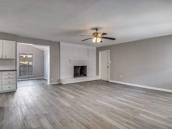 4th image of 1325 Patricia Ln