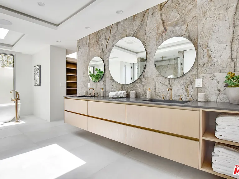 8908 Alto Cedro Dr — Photo 18