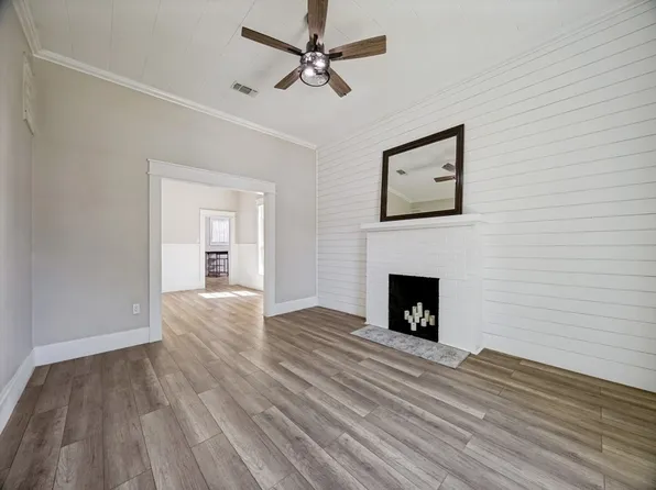 917 W Sears St, Denison, TX 75020