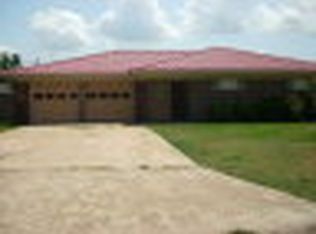 5939 Georgia Ave, Groves, TX 77619