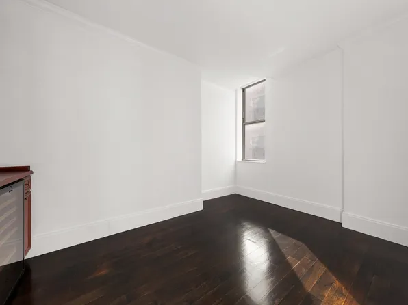 141 Fifth Avenue image 12 of 14