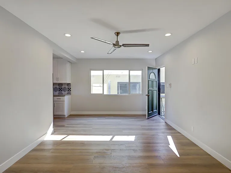 644 Pier Ave #2 — Photo 3