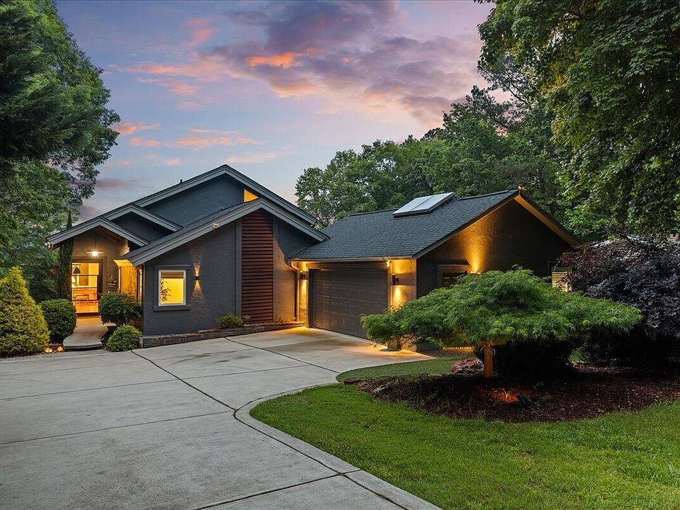 1st image of 605 Sagamore Dr
