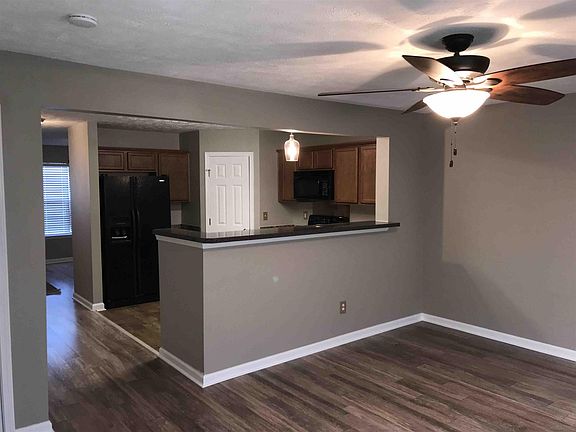 4th image of 134 Oak Valley Cir
