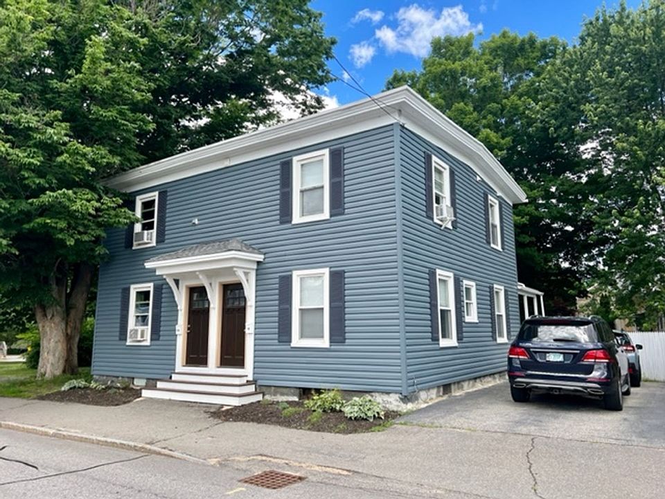 10 Elm St, Newmarket, NH 03857 Zillow