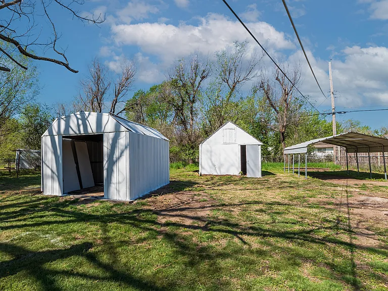 821 N Clara St — Photo 25