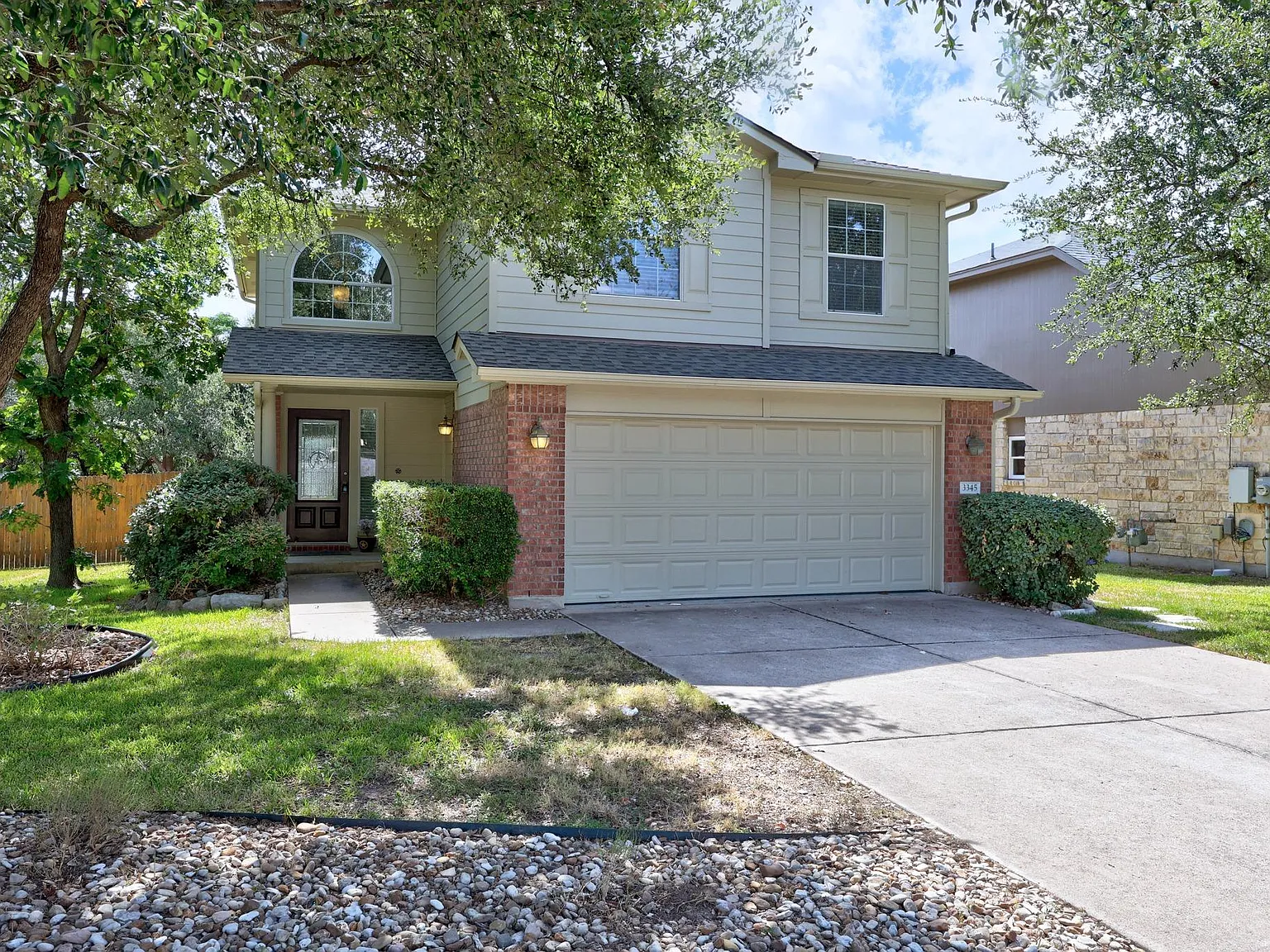 3 bed, 2.5 bath, 1726 sqft, $2,145 — Photo 4