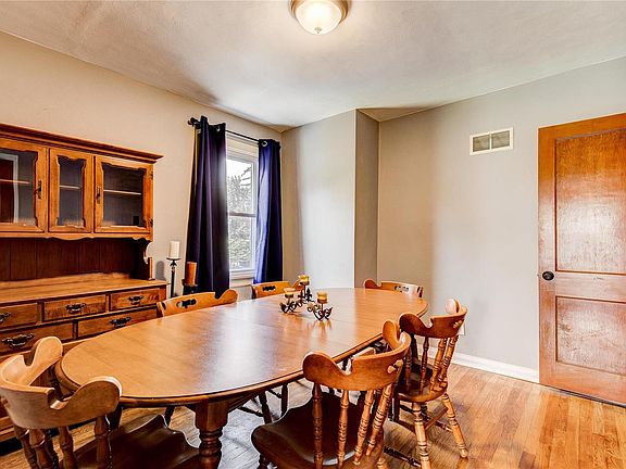 4th image of 180 N Castello St
