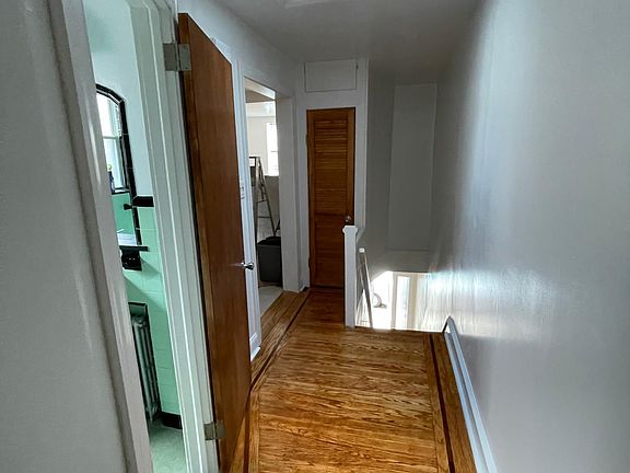 3rd image of 2509 S 16th St Floor 2