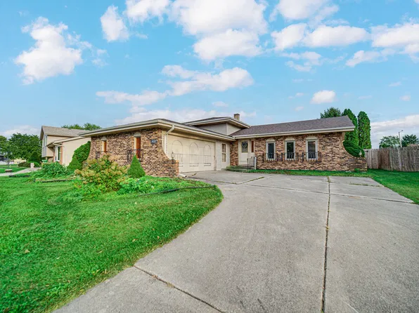 4969 W 87th Ln, Crown Point, IN 46307