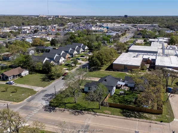 301 Elm Ave, Bryan, TX 77801