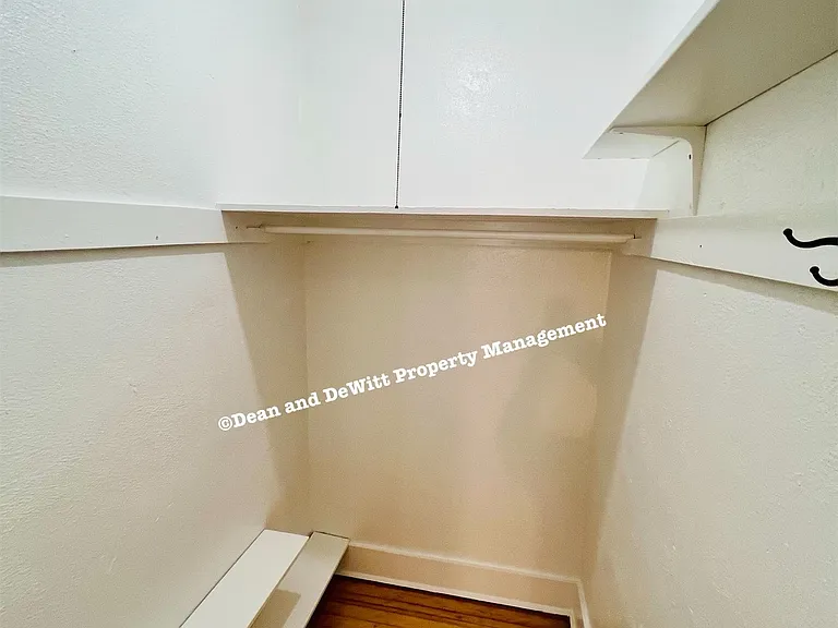1233 Oak St NE #7 — Photo 11