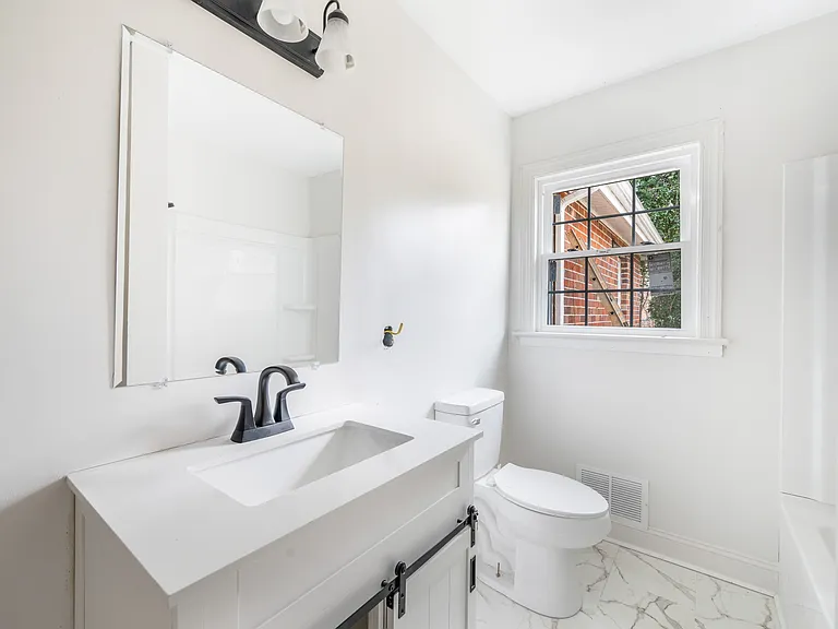 228 Newcomb Dr — Photo 25