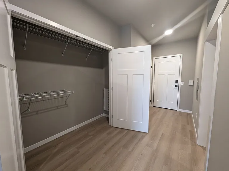 The Tuxedo Apartments — Photo 14