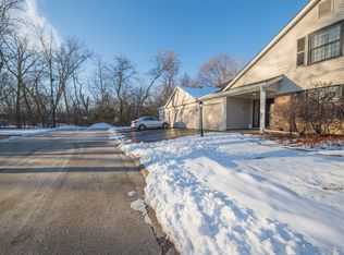 5104 Coventry Ln, Gurnee, IL 60031