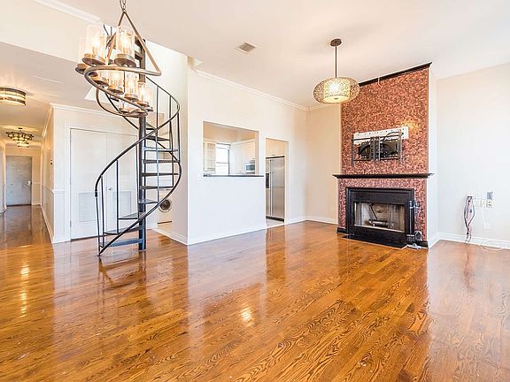 3rd image of 100 W 119th St Unit Phd