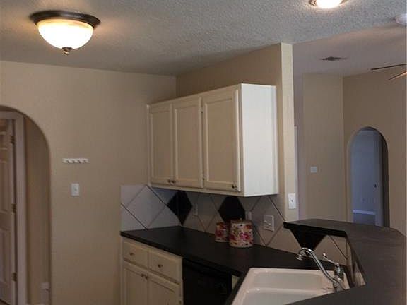 5th image of 4703 Shumard Dr