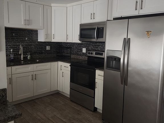 2nd image of 2317 N Neva Ave APT 304A