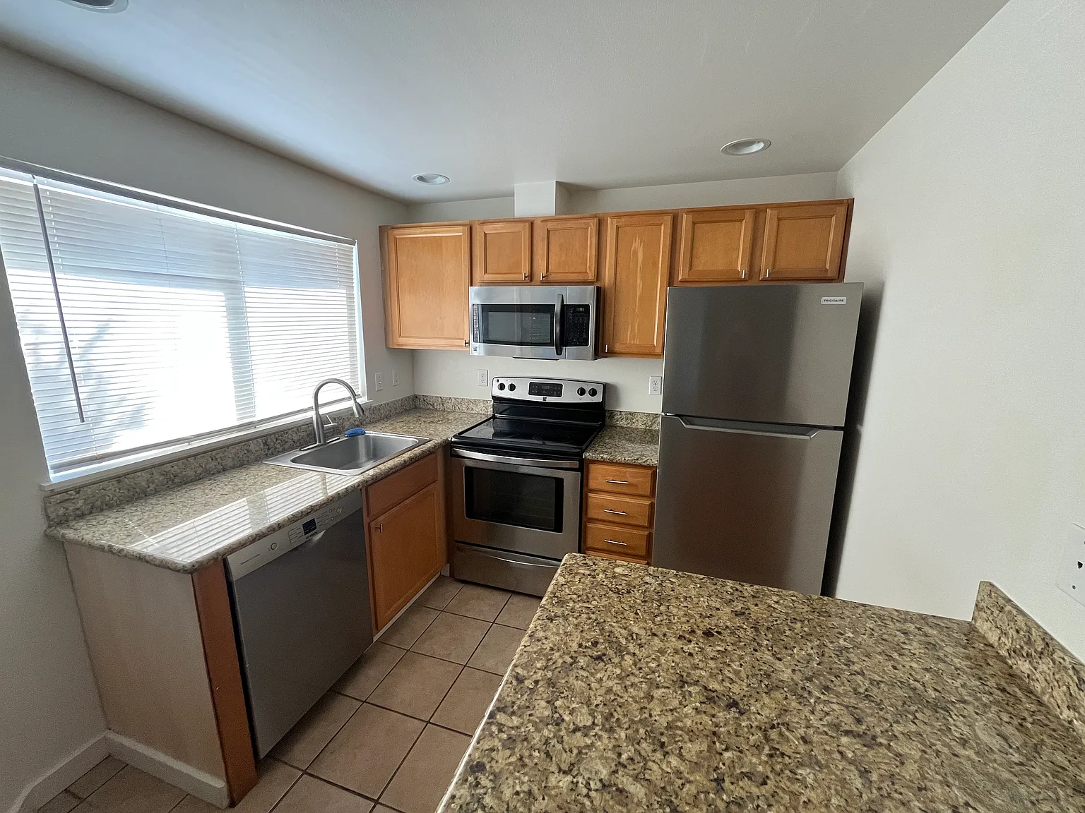1 bed, 500 sqft, $1,550 — Photo 3