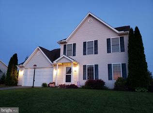 1040 Webling Cir, Greencastle, PA 17225