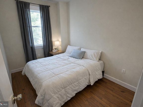5th image of 2693 Wilkens Ave