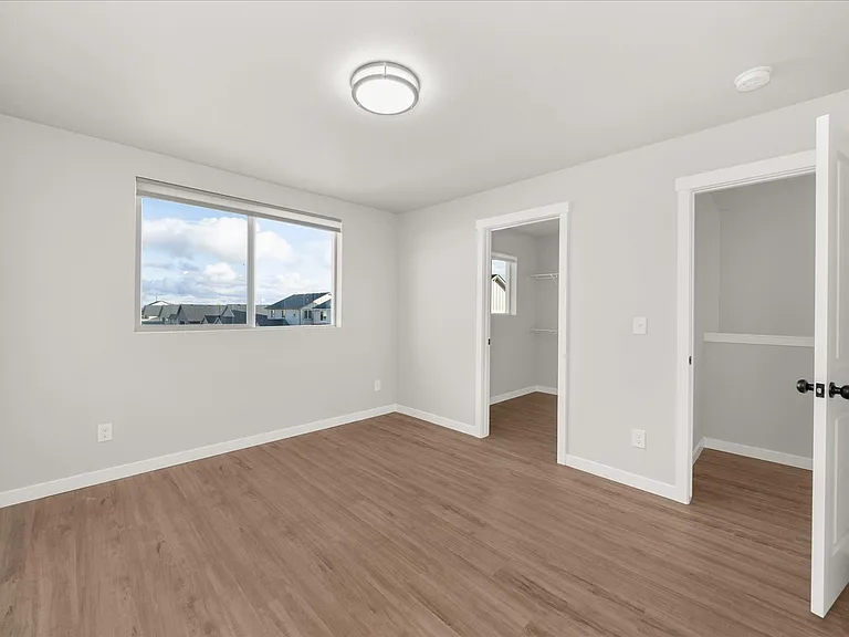 2202 E Rich Ave — Photo 10