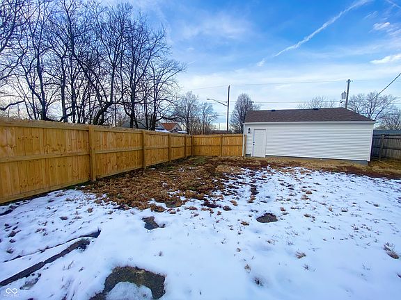 4th image of 1518 E Legrande Ave