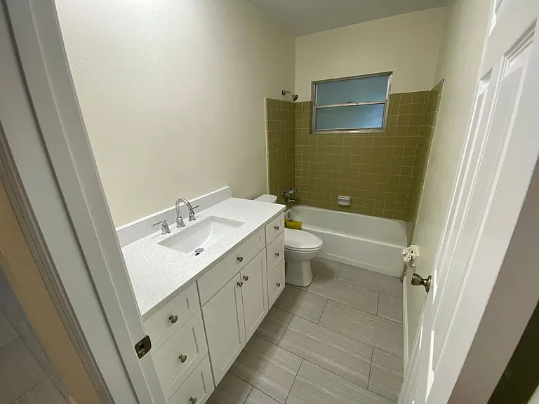640 Poinsettia Dr — Photo 12