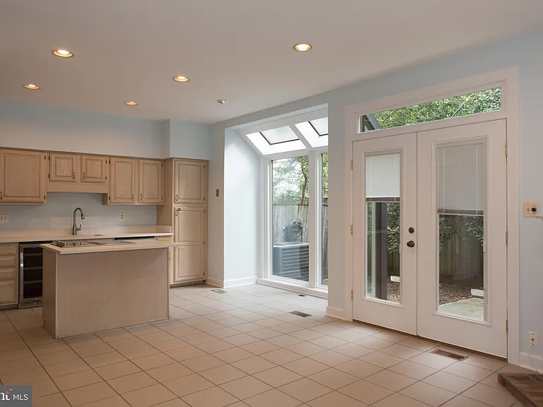 7828 Oracle Pl — Photo 3