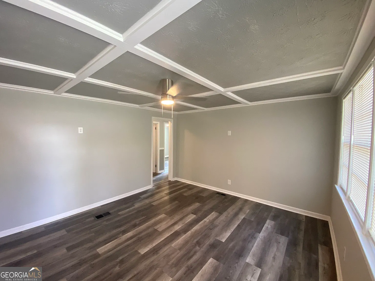 3 bed, 1.0 bath, 1308 sqft, $1,850 — Photo 3
