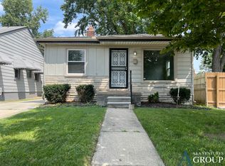 8085 Stephens Rd, Center Line, MI 48015