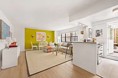 201 East 28th Street, #2R