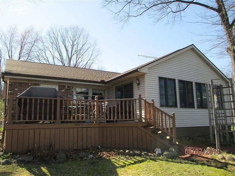 1st image of 15171 Longfellow Dr