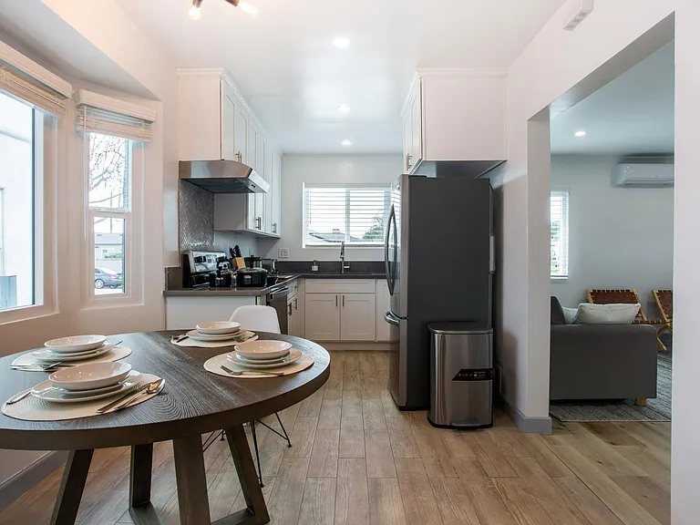 2617 W Norwood Pl — Photo 26