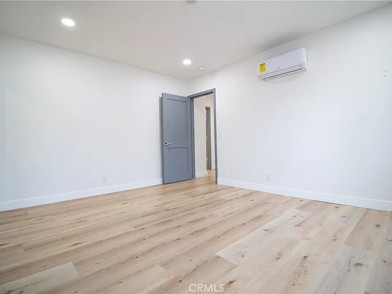 835 S Sherbourne Dr #9 — Photo 11