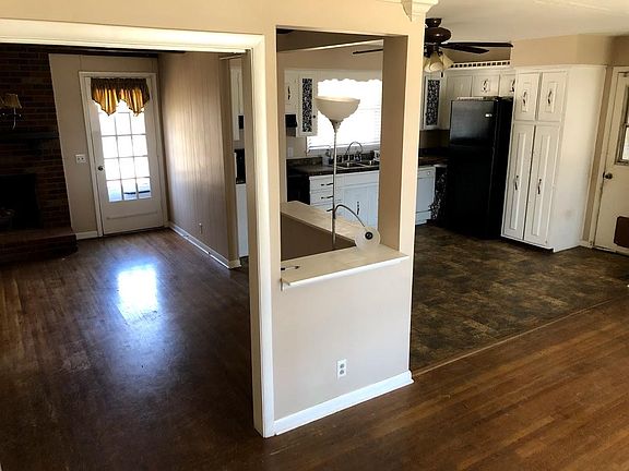 3rd image of 231 Riverwood Dr