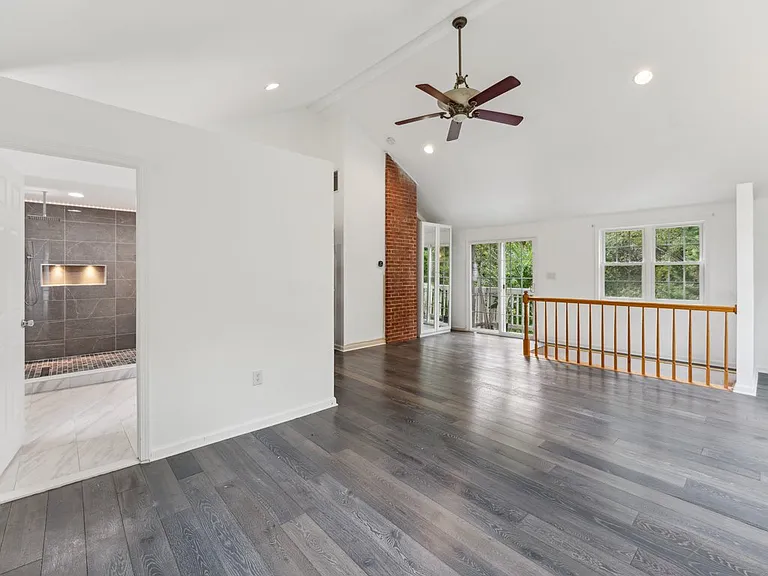 8403 Silverdale Ct — Photo 24