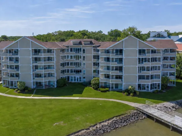 43 Marina Point Dr, Sandusky, OH 44870