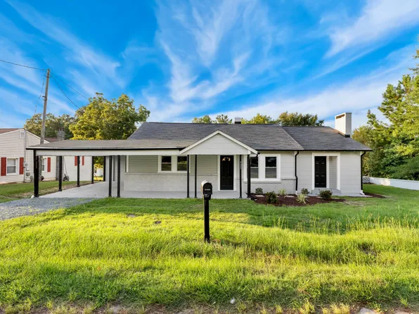 525 E Stewart St, Coats, NC 27521