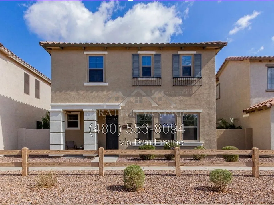 4467 E Remington Dr