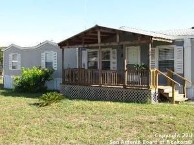 124 Spring Valley Dr, Adkins, TX, 78101
