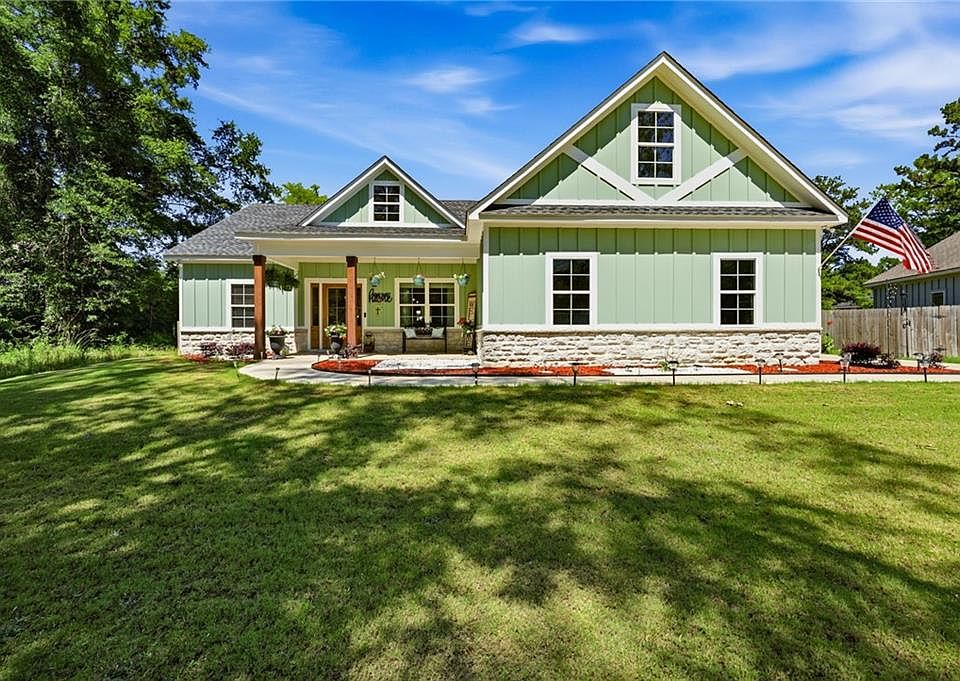 1st image of 55 Lee Road 2186
