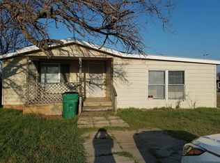 310 NW 5th St, Cache, OK 73527