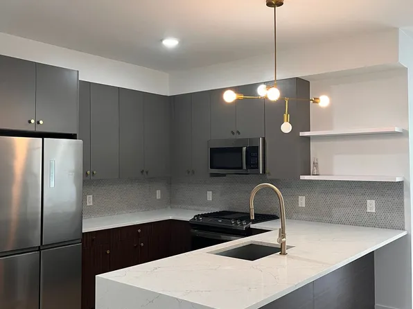 276 Duncan Avenue image 3 of 15