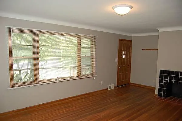 2 bed, 864 sqft, $1,650 — Photo 2