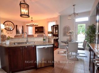 7009 Lessard Ln, Mississauga, ON L5W1A4