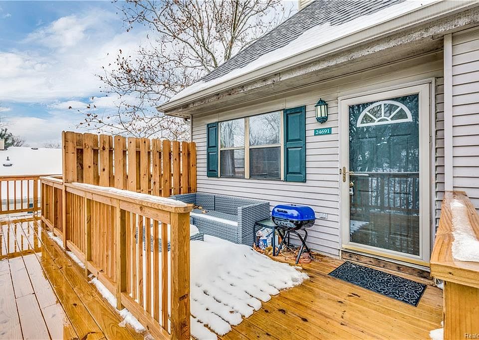 1st image of 24691 Primrose Ln
