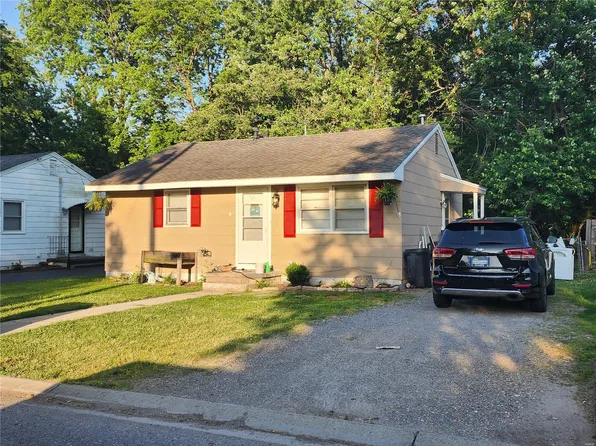 203 Marian Ave, Sikeston, MO 63801
